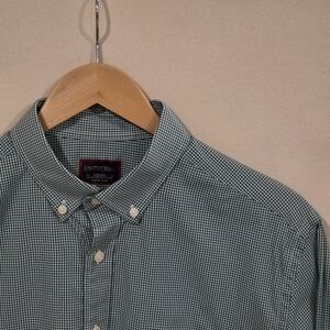 UNTUCKit Performance Button Down M